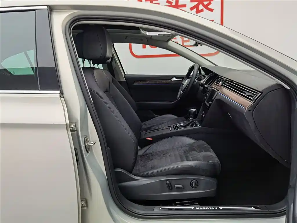 Volkswagen Magotan 2017 380TSI DSG Premium фото 23