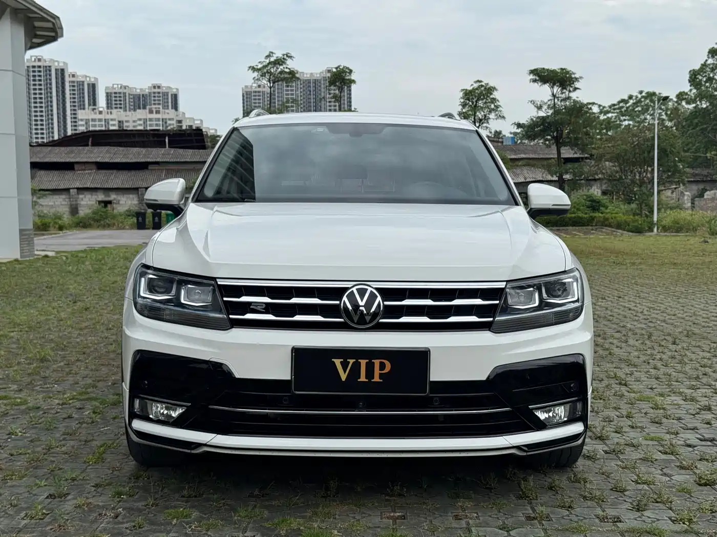 Volkswagen Tiguan L 2021 330TSI Automatic 2WD R-Line Premium фото 2