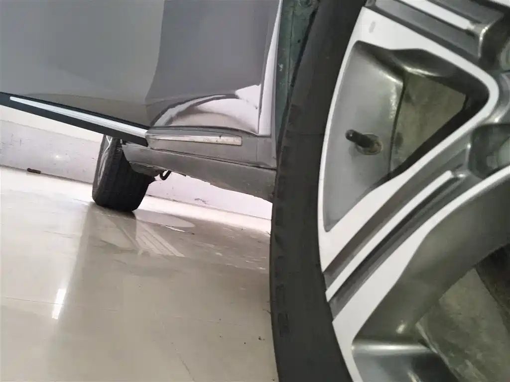 BYD Tang 2018 2.0T Automatic Smart Connection Delight Edition 7-Seater China V фото 21