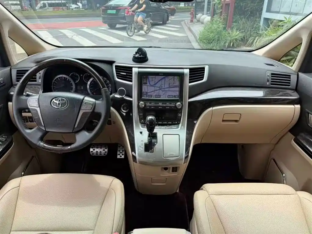 Toyota Alphard 2012 3.5L Luxury Edition фото 8