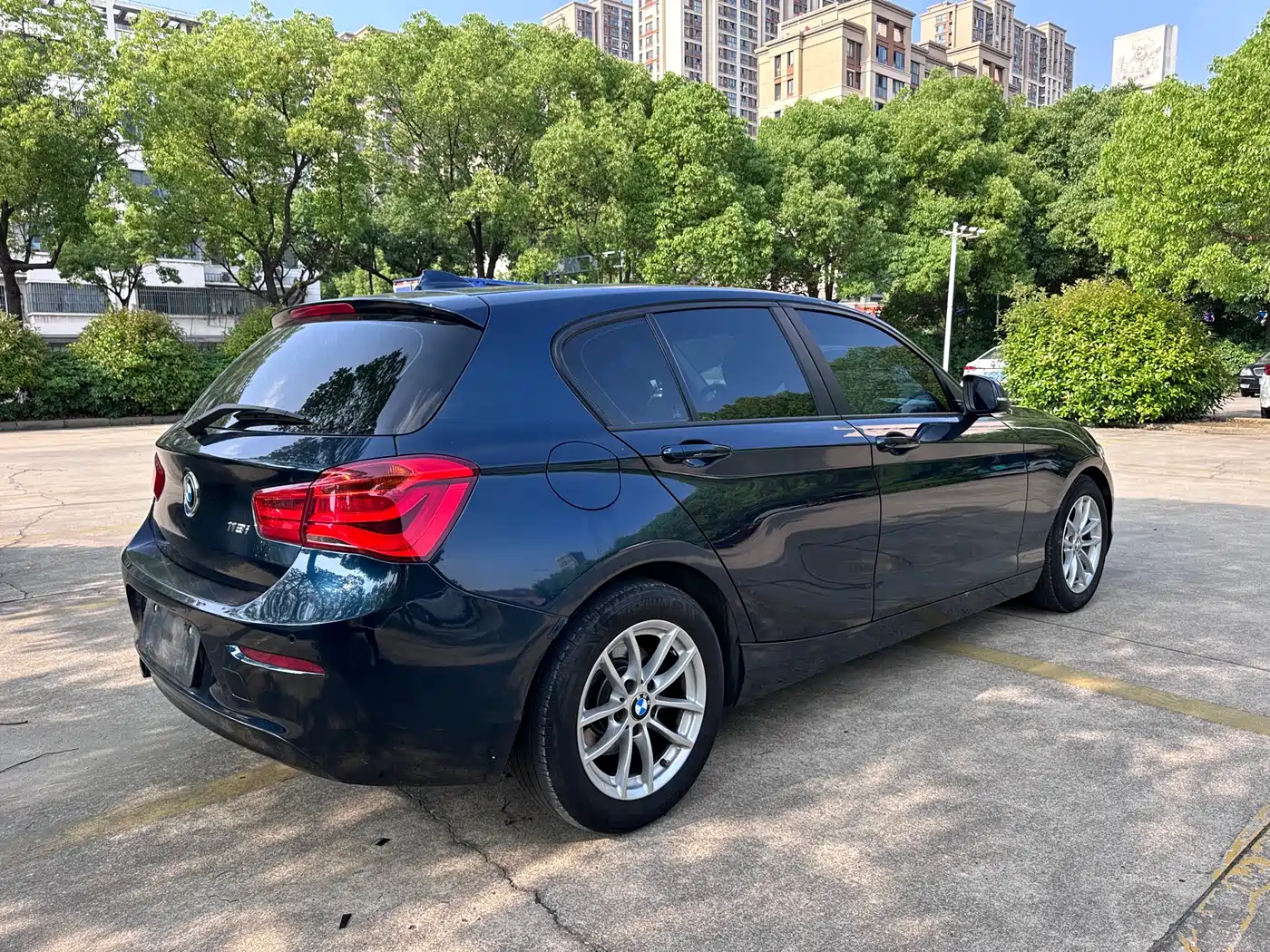 BMW 1 Series (Import) 2016 118i Leading фото 11