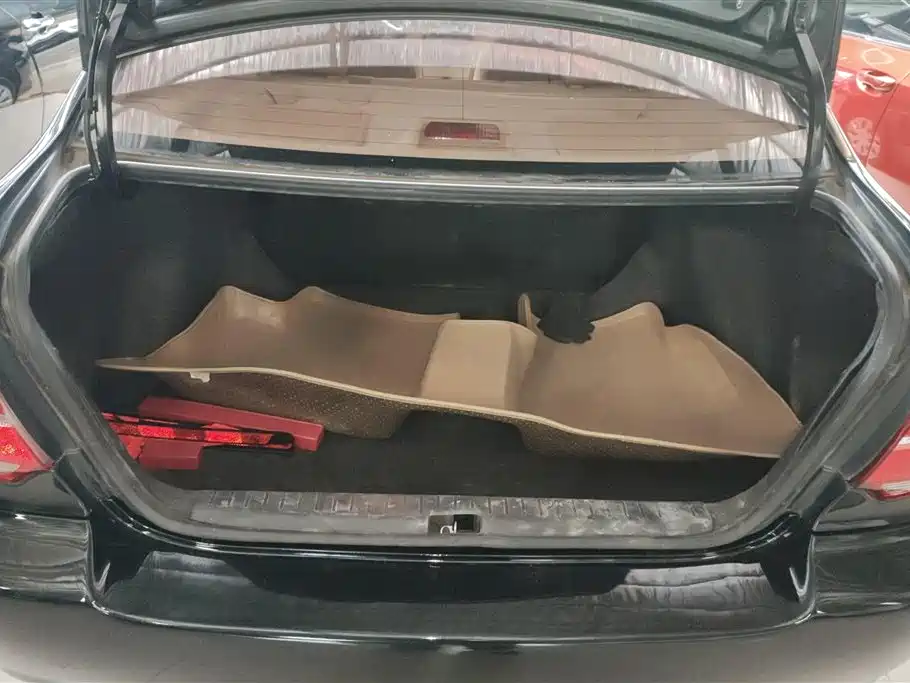 Toyota Corolla 2013 1.6L Automatic Luxury фото 4