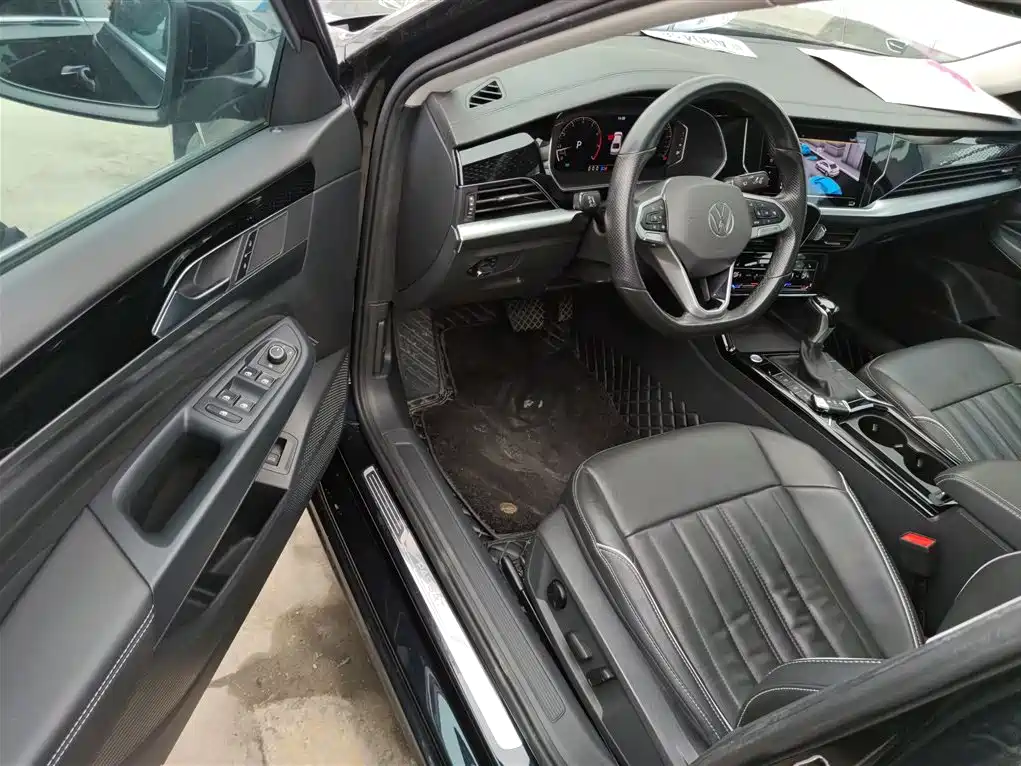 Volkswagen Passat 2022 330TSI Elite Edition фото 12