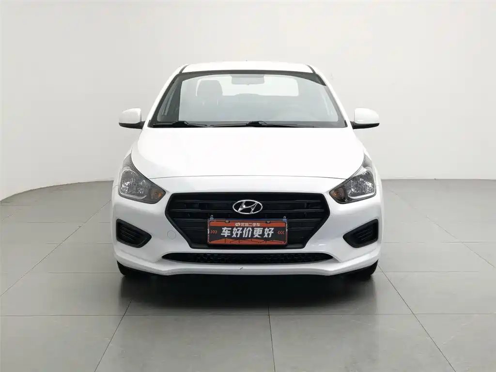 Hyundai Verna 2017 1.4L Manual Renewal Edition China VI фото 3