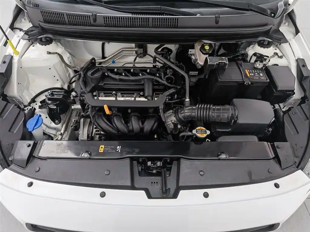 Hyundai Verna 2017 1.4L Manual Renewal Edition China VI фото 6