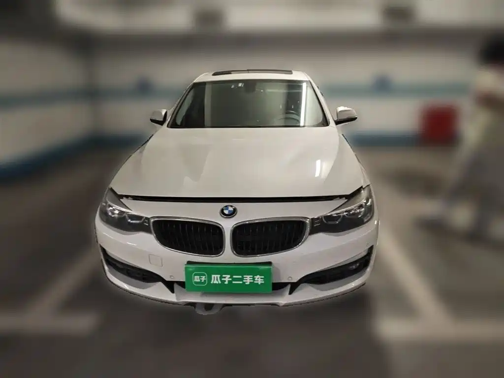 BMW 3 Series GT 2018 320i Fashion фото 24