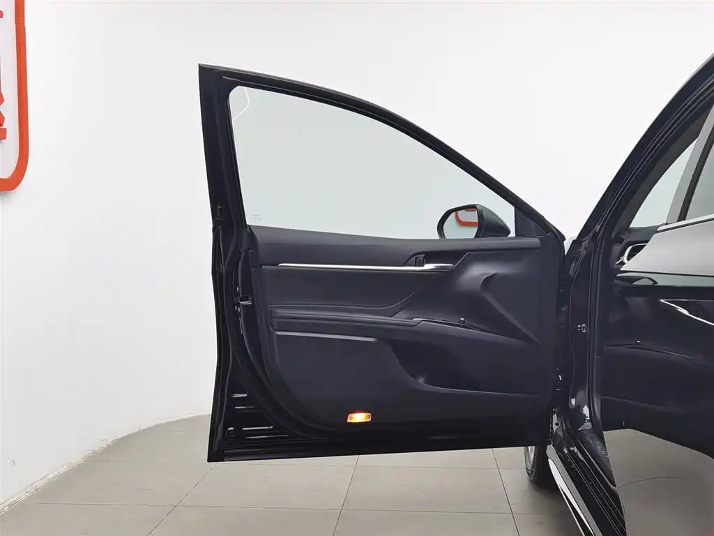 Toyota Camry 2023 2.0G Luxury Edition фото 8