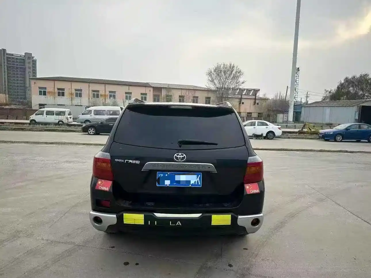 Toyota Highlander 2011 2.7L 2WD 7-seat Luxury фото 8