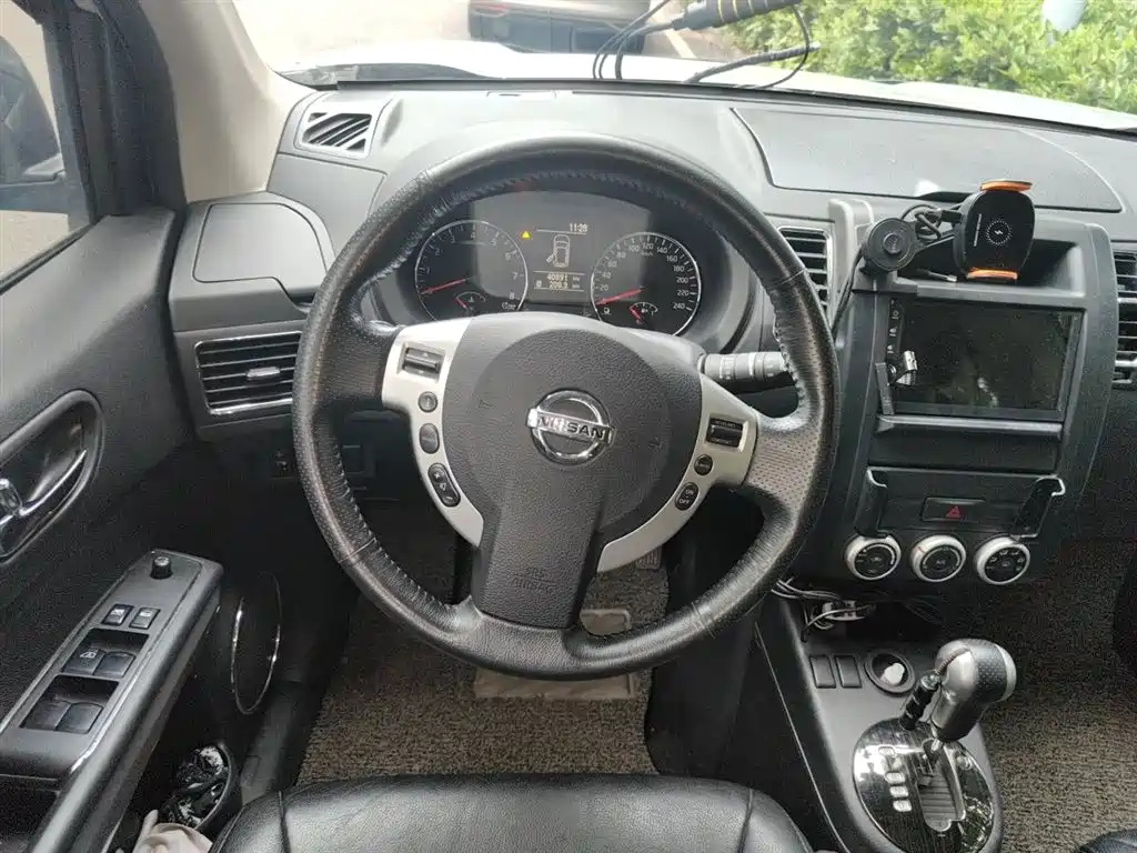 Dongfeng Fengdu MX6 2017 2016 2.0L CVT 2WD Excellence