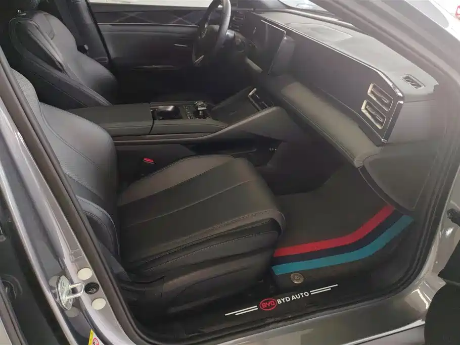 BYD Qin L 2024 DM-i 80KM Leading Edition фото 8