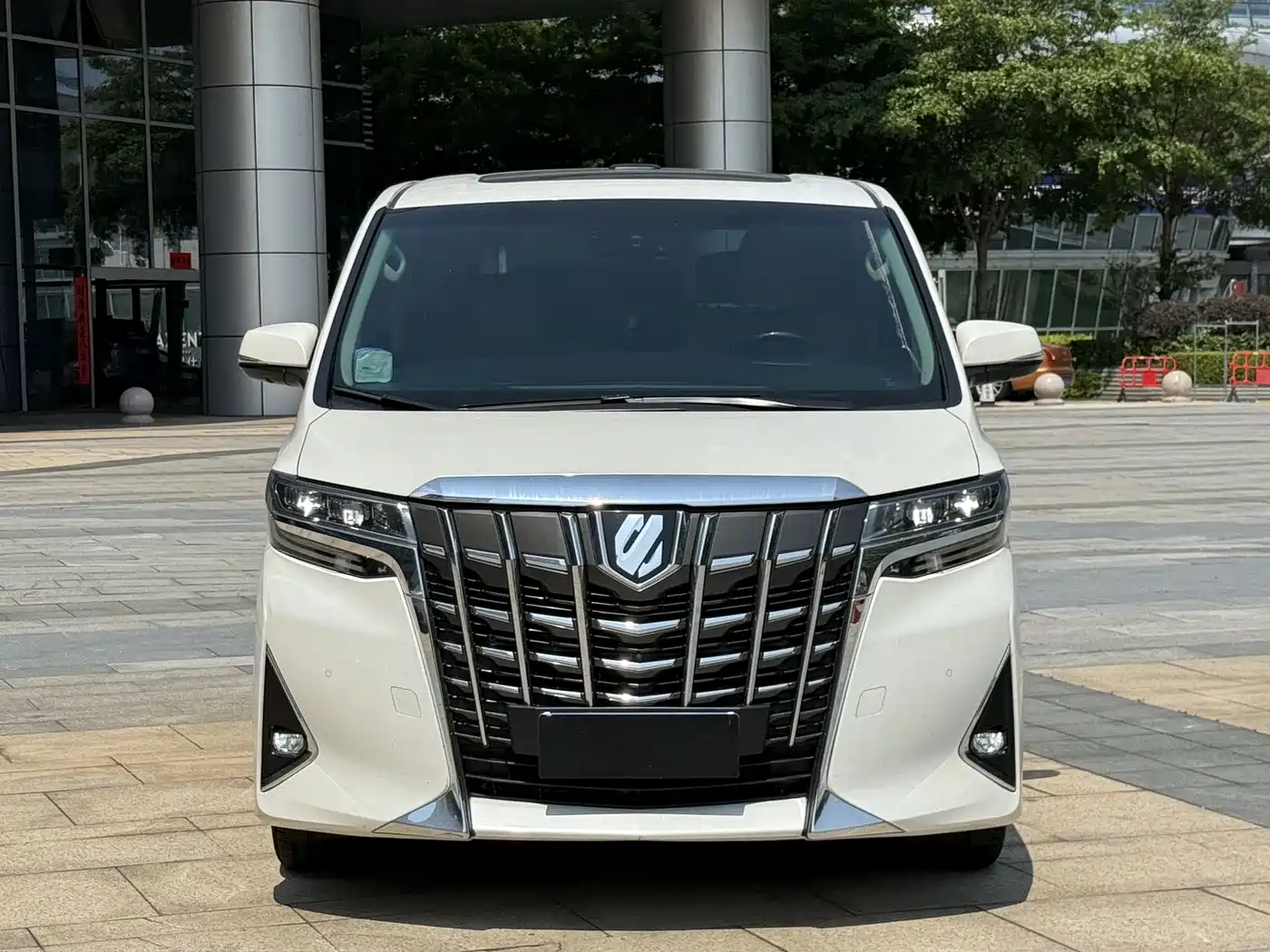 Toyota Alphard 2018 Facelift 3.5L Premium Edition фото 3