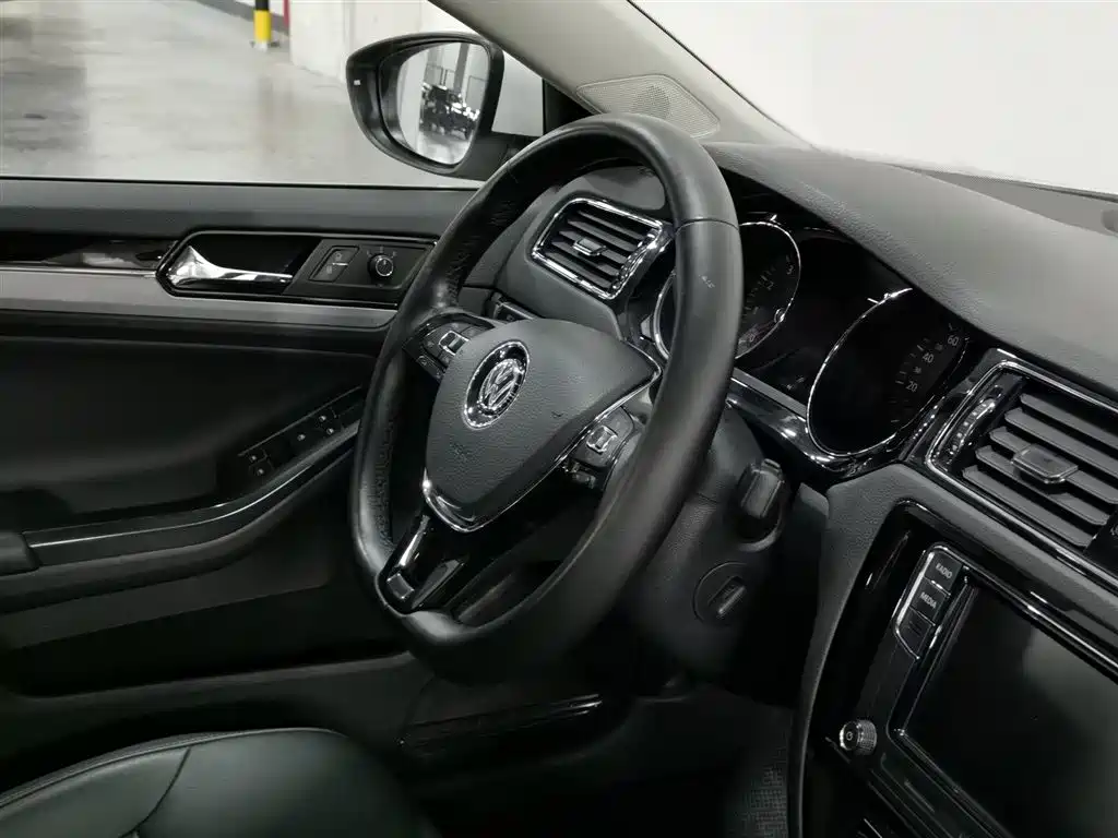 Volkswagen Sagitar 2018 280TSI DSG Spark Edition фото 22