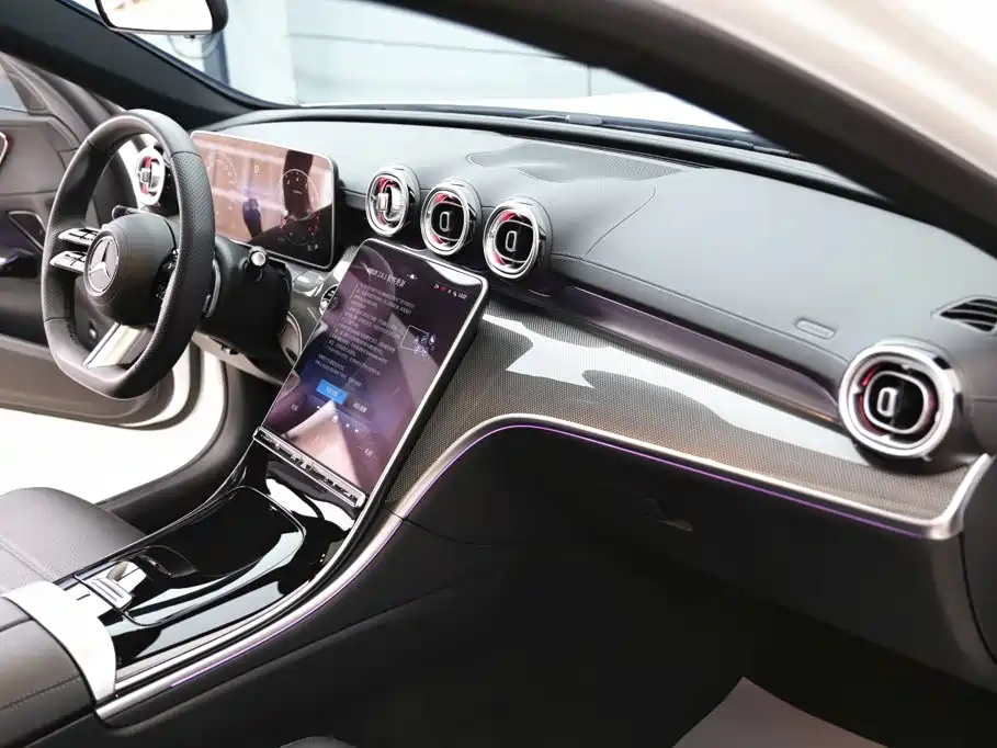 Фото 20 - Mercedes-Benz C-Class