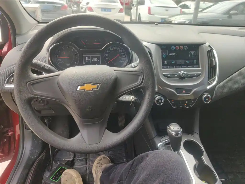 Chevrolet Cruze 2018 320 Automatic Pioneer Sunroof Edition фото 10