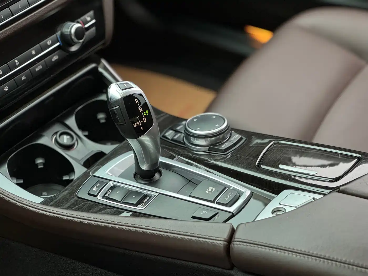 BMW 5 Series 2014 525Li Luxury Design Package фото 18