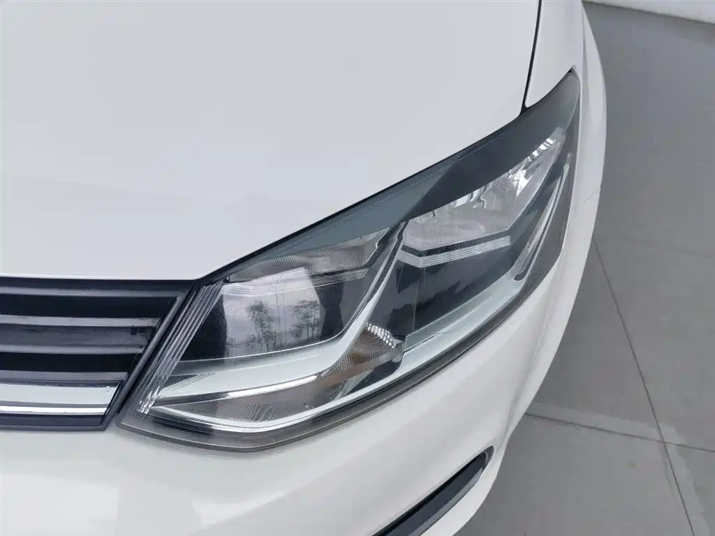 Volkswagen Polo 2014 1.6L Automatic Comfort Edition фото 7