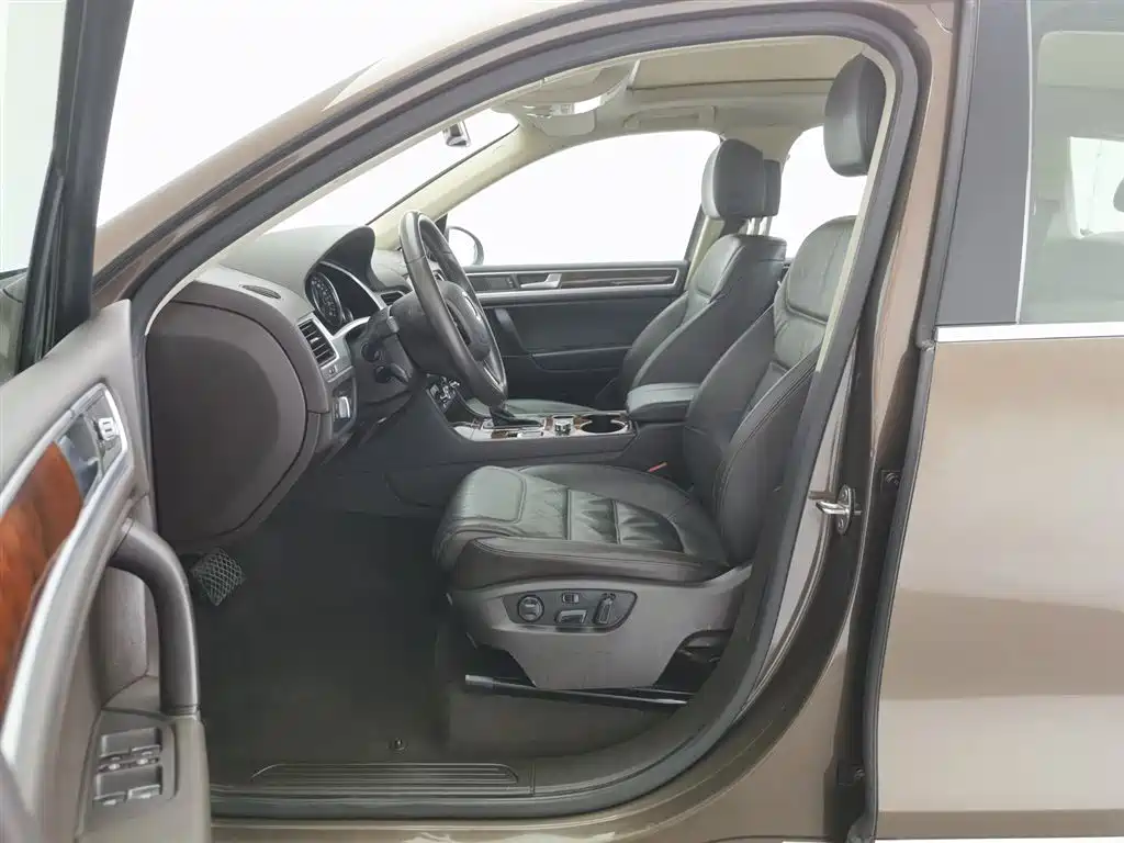 Volkswagen Touareg 2011 3.0TSI Standard фото 10