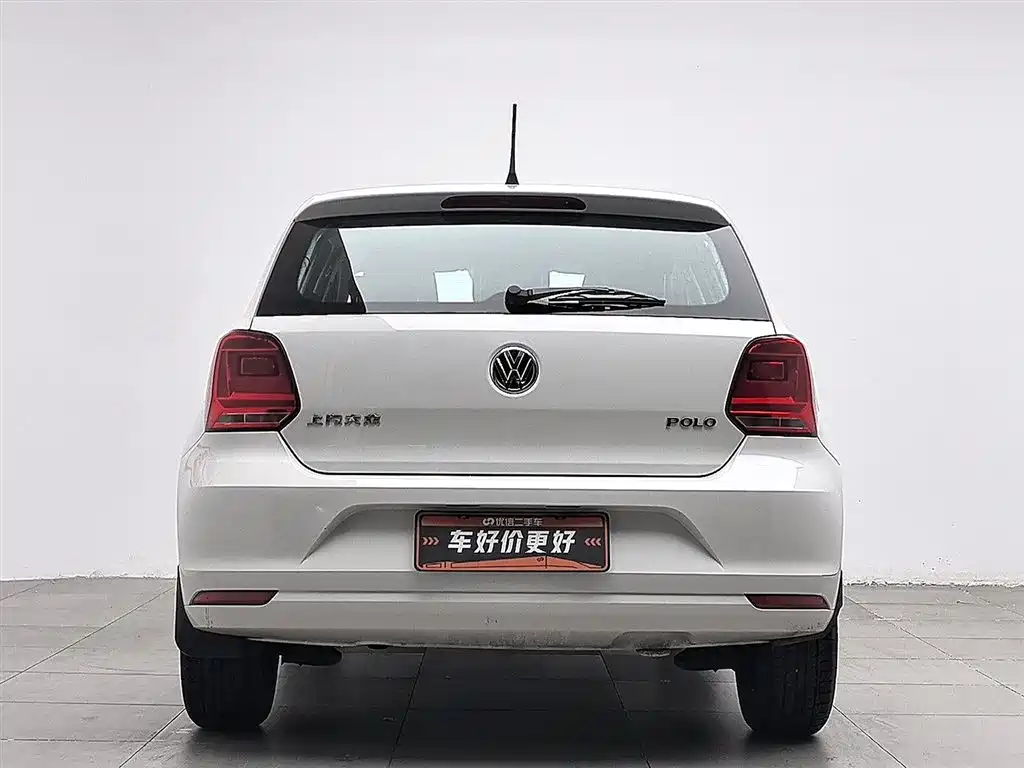 Volkswagen Polo 2016 1.4L Automatic Trend фото 4