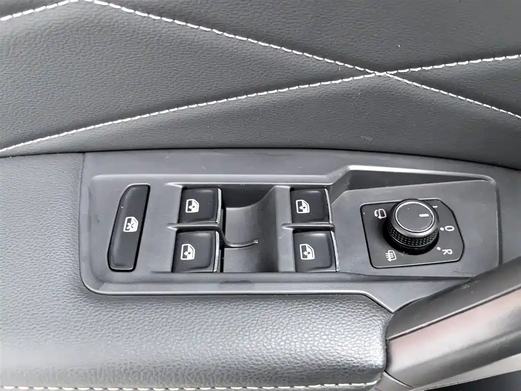 Volkswagen Tiguan L 2024 300TSI Auto 2WD Smart Edition фото 9