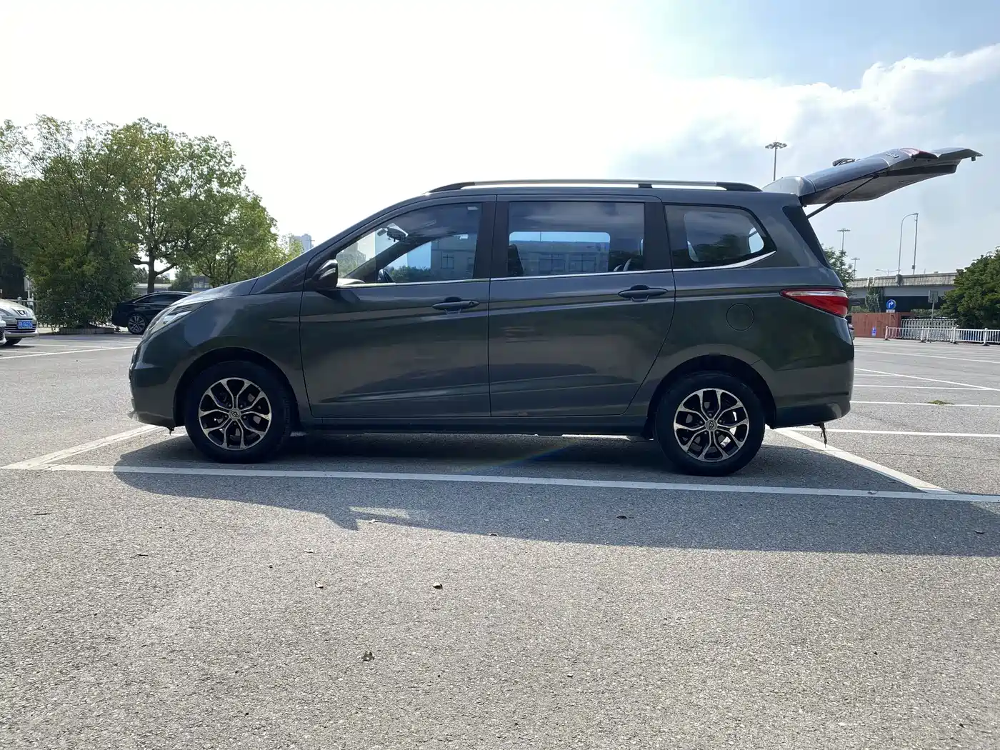 Changan Kaicheng Changan Oushang A600 2016 2016 1.5L Manual Luxury 7-Seater