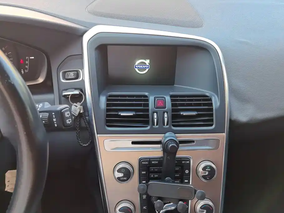 Volvo XC60 2016 2015 T5 Smart Advance Edition