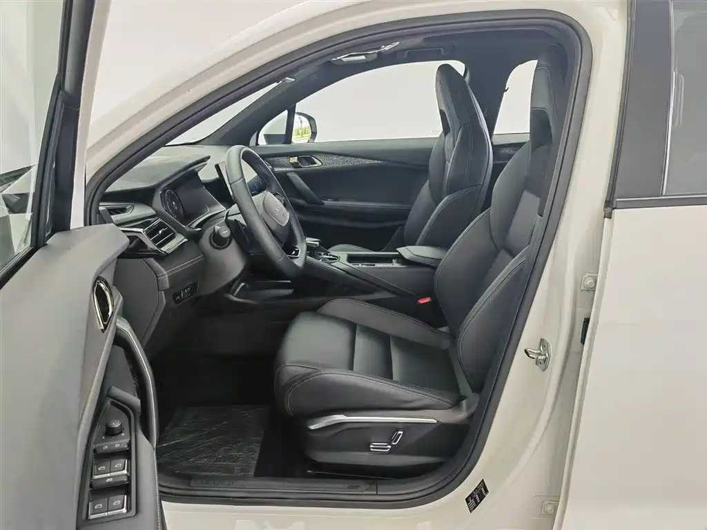 Lynk & Co 06 2023 Remix 1.5T Power Pro фото 10
