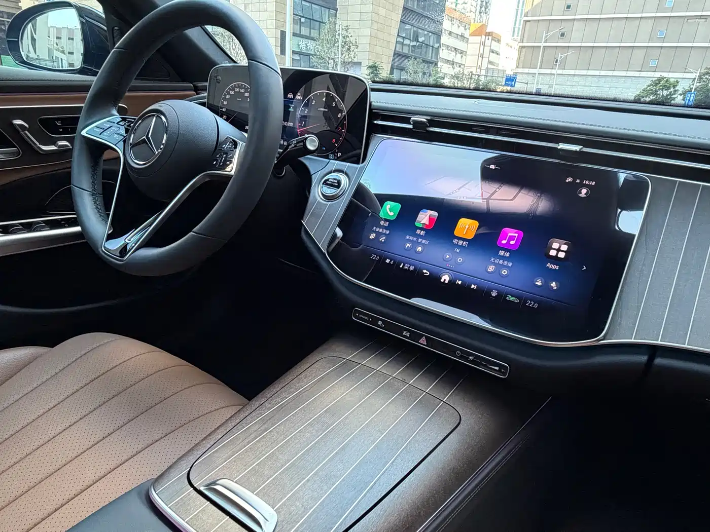 Mercedes-Benz E-Class 2024 E 300 L Fashion фото 18