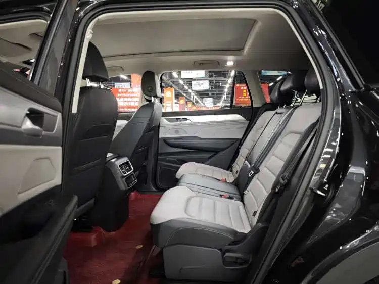 Volkswagen Talagon 2023 330TSI Luxury Touring Edition фото 12