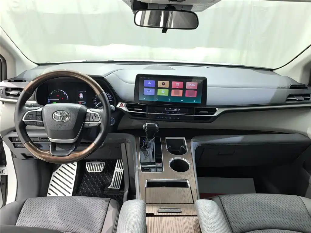 Toyota Sienna 2021 2.5L Hybrid Comfort Edition фото 15