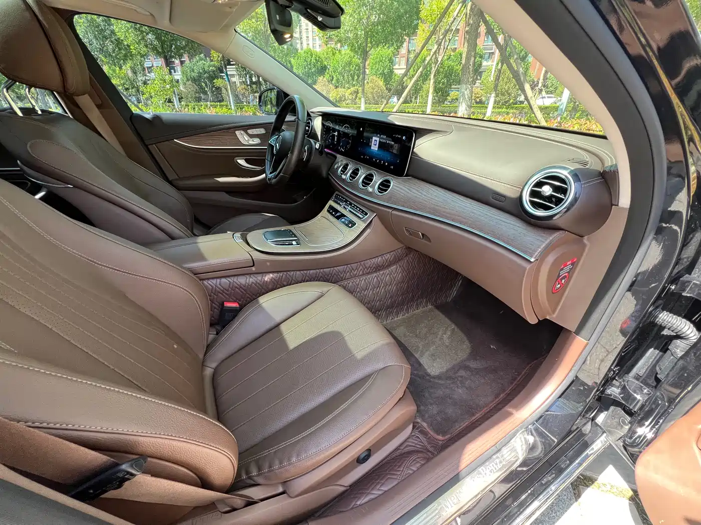 Mercedes-Benz E-Class 2023 E 300 L Fashion фото 9