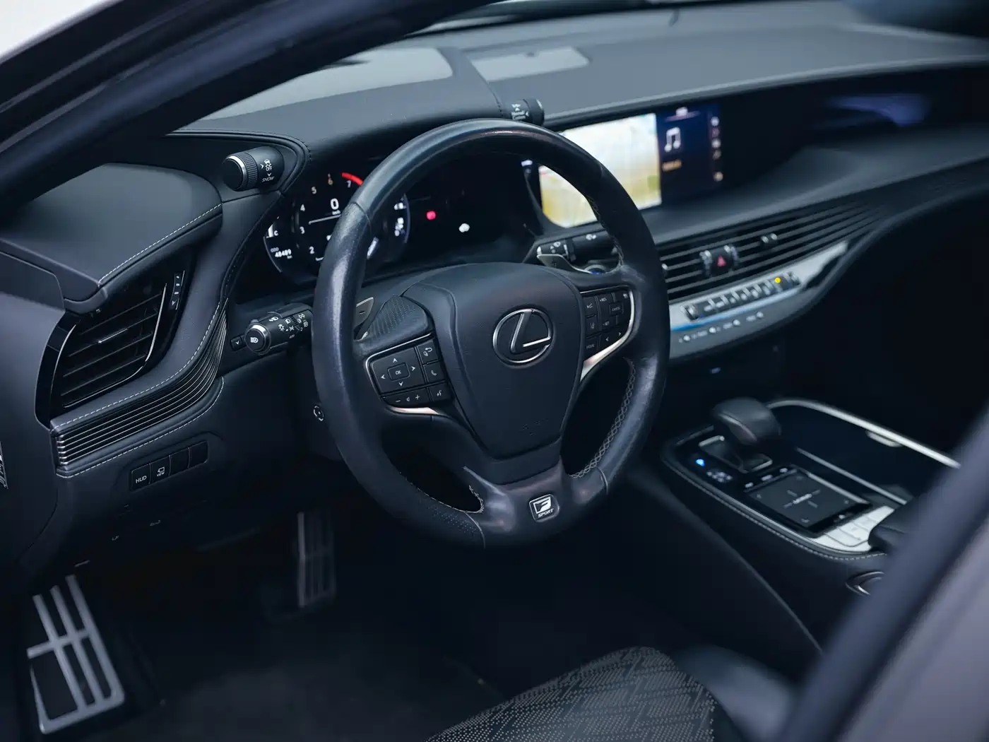 Lexus LS 2018 500h F SPORT China V фото 11