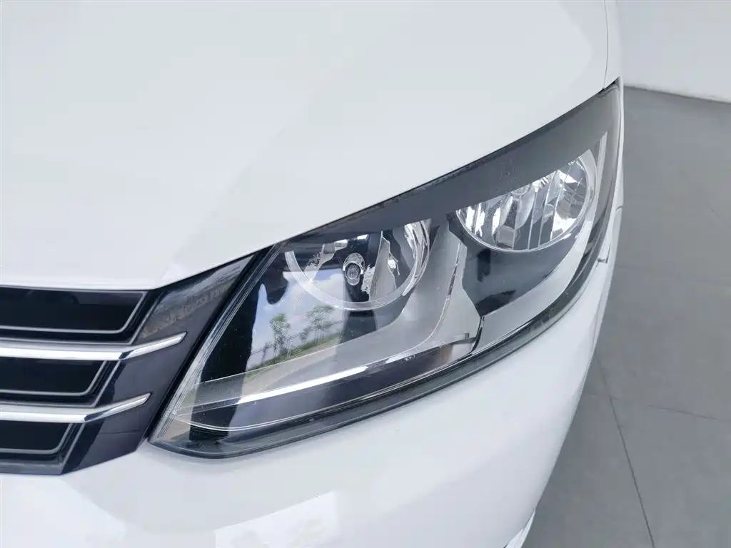 Volkswagen Touran 2015 1.4T Manual Trend Edition 5-seater фото 7