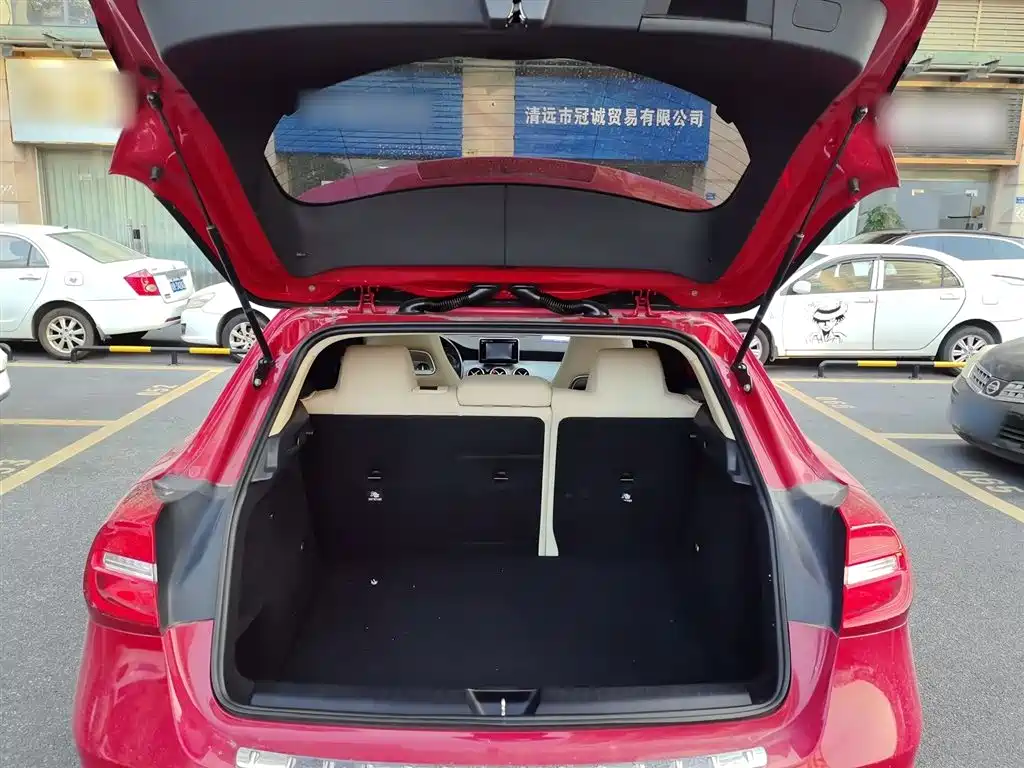 Mercedes-Benz GLA 2015 GLA 220 4MATIC Fashion Edition фото 10