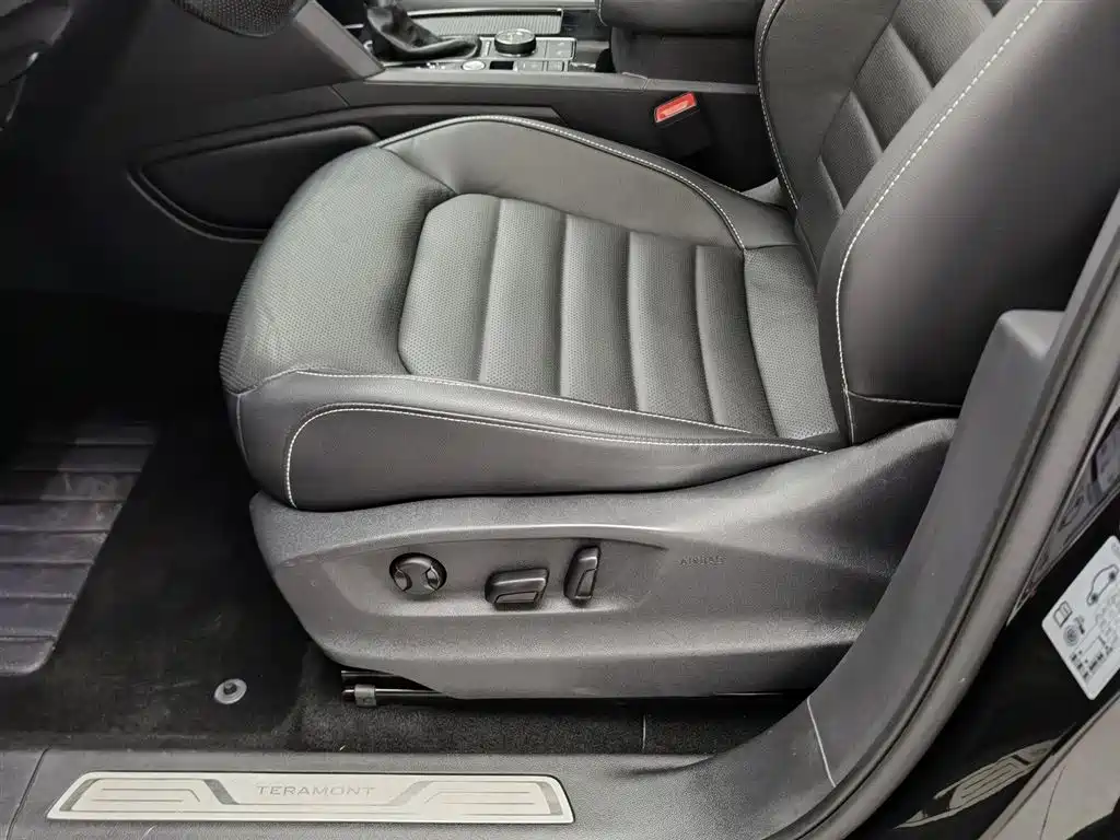 Volkswagen Teramont 2020 380TSI 4WD Luxury Edition China VI фото 20