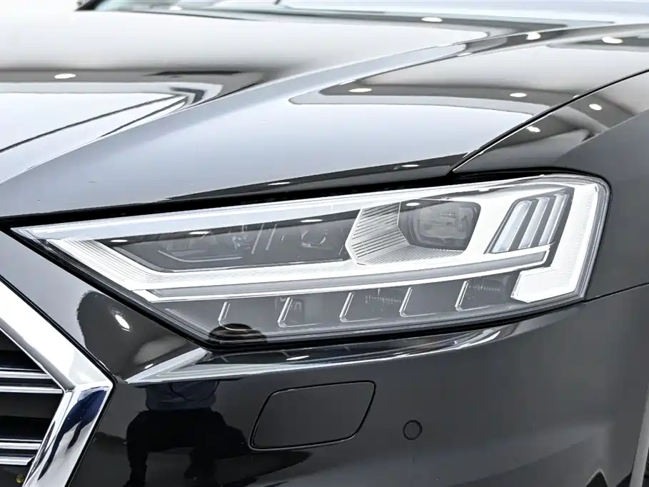 Audi A8 New Energy 2022 A8L 60 TFSIe quattro Collector's Edition фото 10