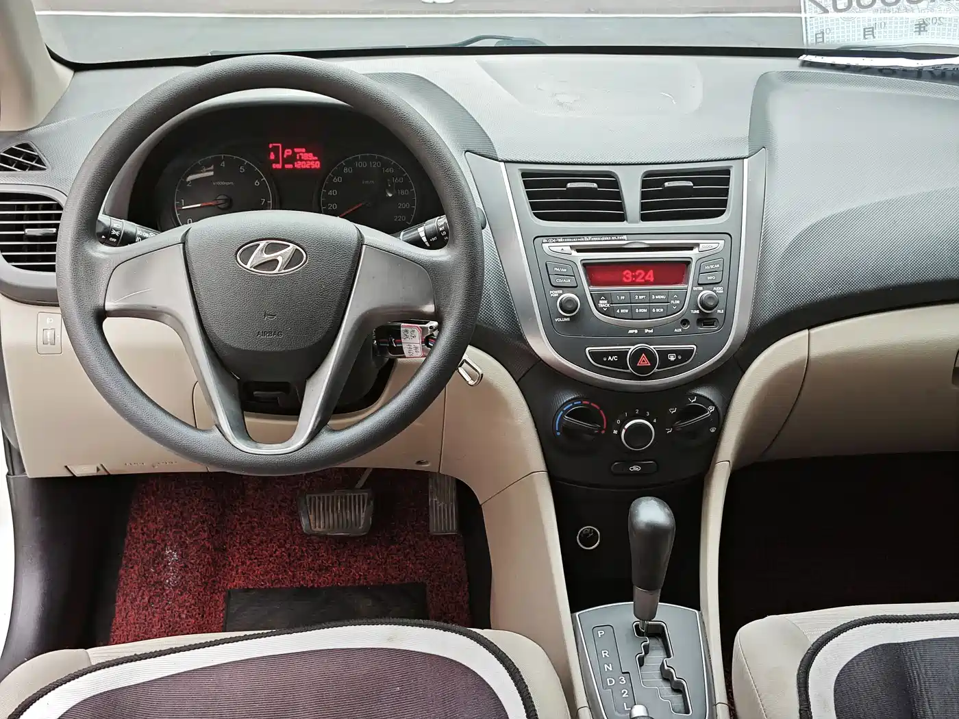 Hyundai Verna 2014 1.4L Automatic Smart GLS фото 11