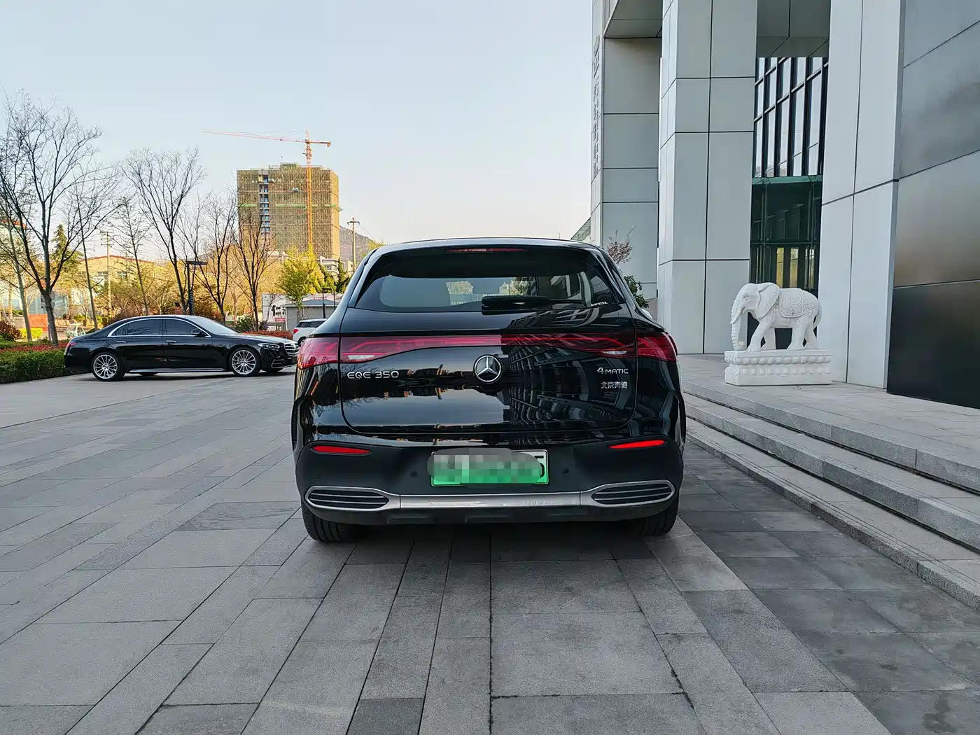 MERCEDES-BENZ EQE SUV