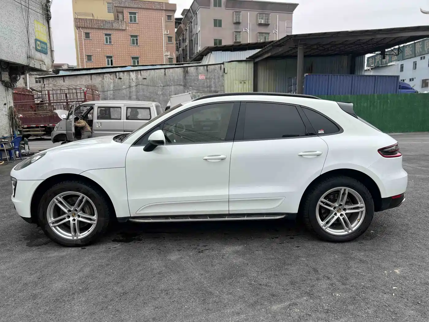 Porsche Macan 2016 Macan 2.0T фото 26