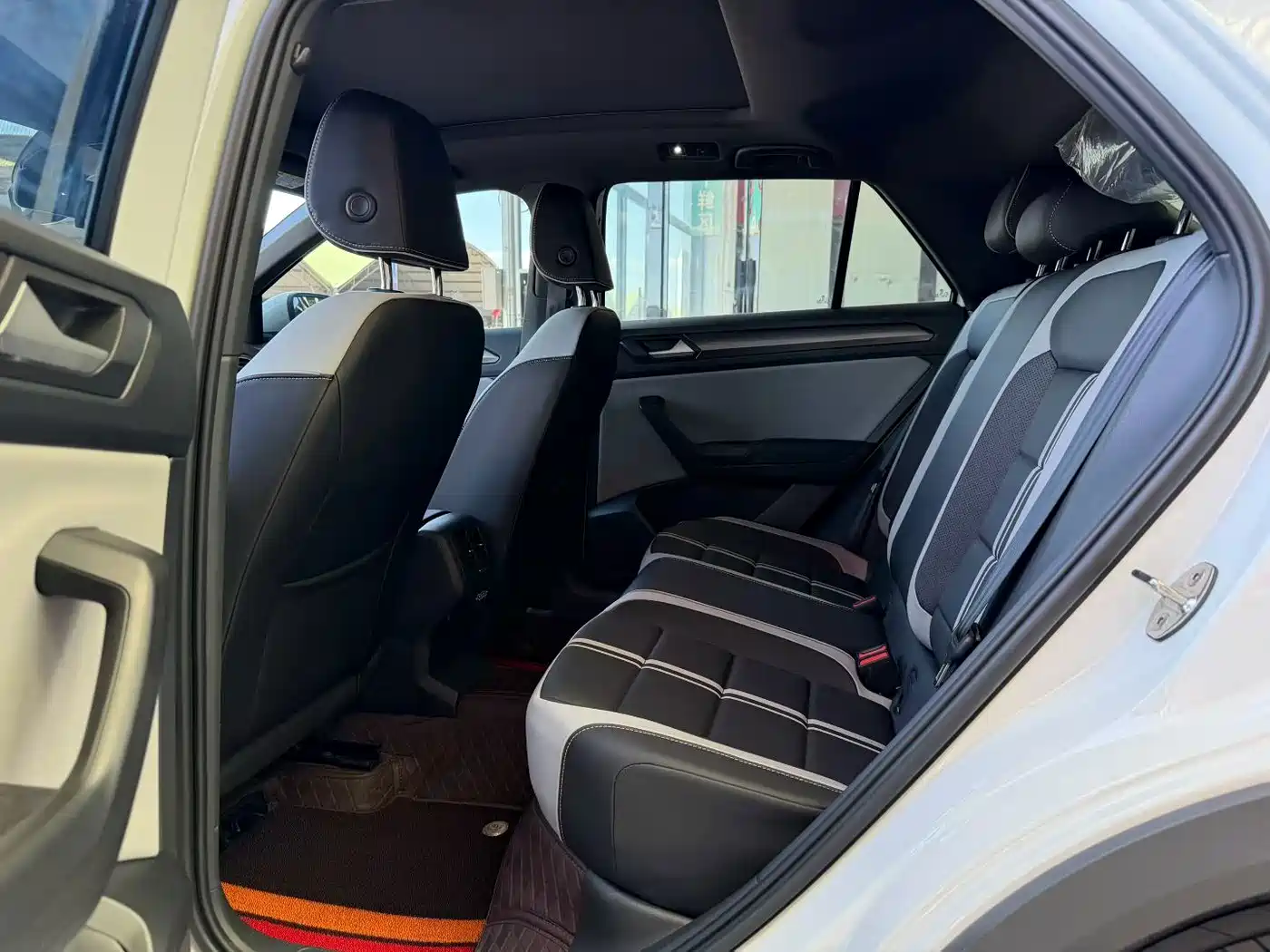 Volkswagen T-ROC 2025 2025 300TSI DSG 2WD Dawn Edition