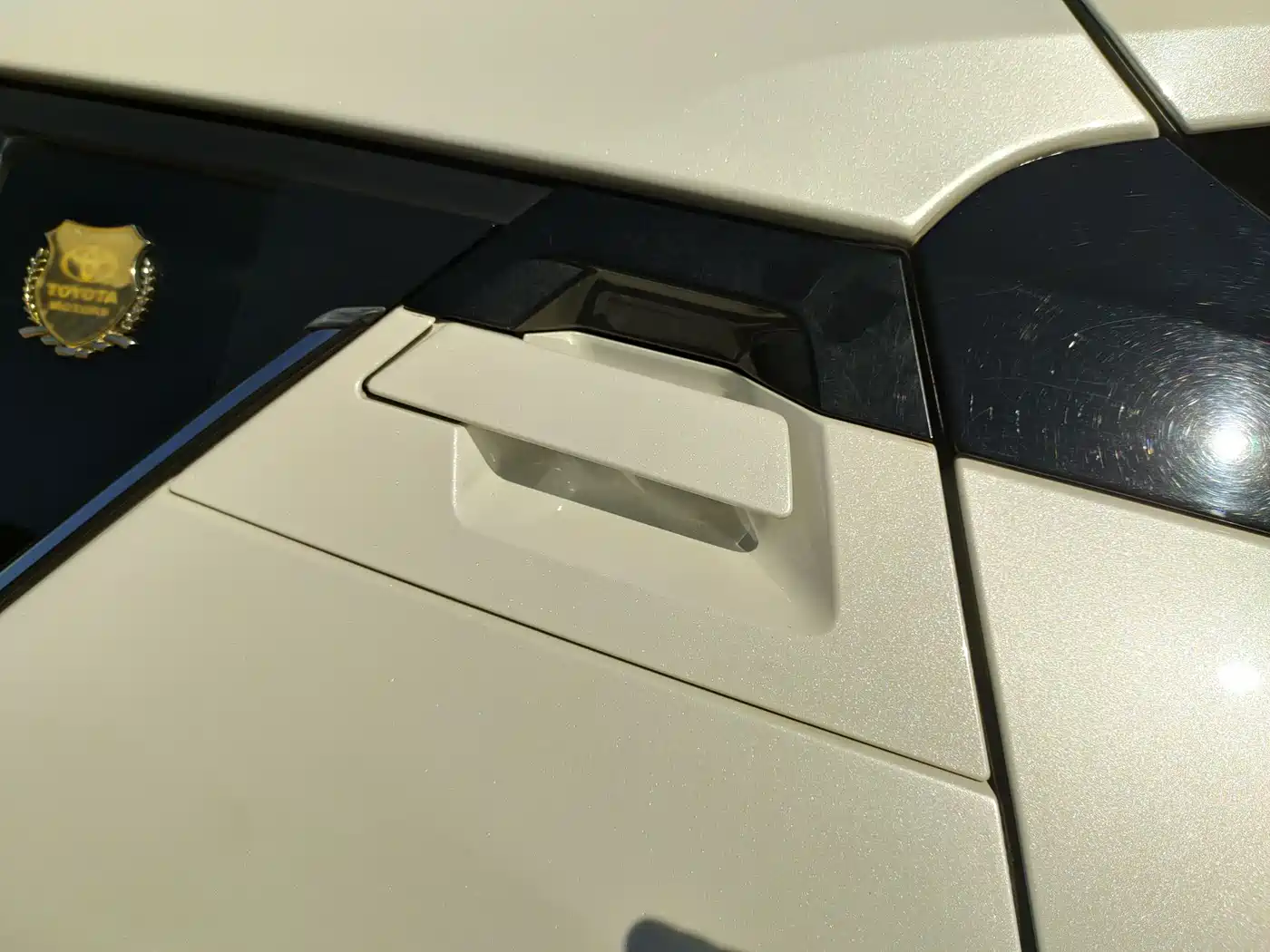 Photo 14 - Toyota C-HR