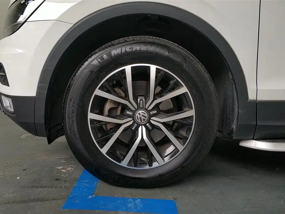 Volkswagen Tiguan L 2017 330TSI Automatic 2WD Luxury Edition фото 6