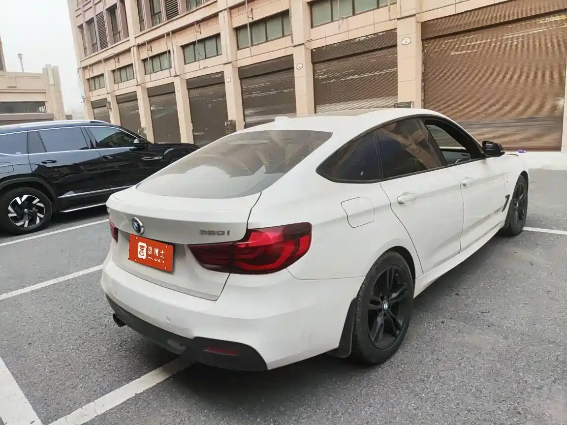 BMW 3 Series GT 2019 320i M Sport Model фото 2