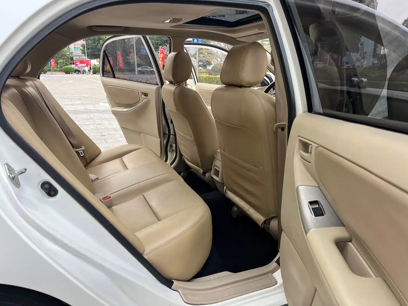 Toyota Corolla 2013 1.6L Automatic Excellence Edition фото 15