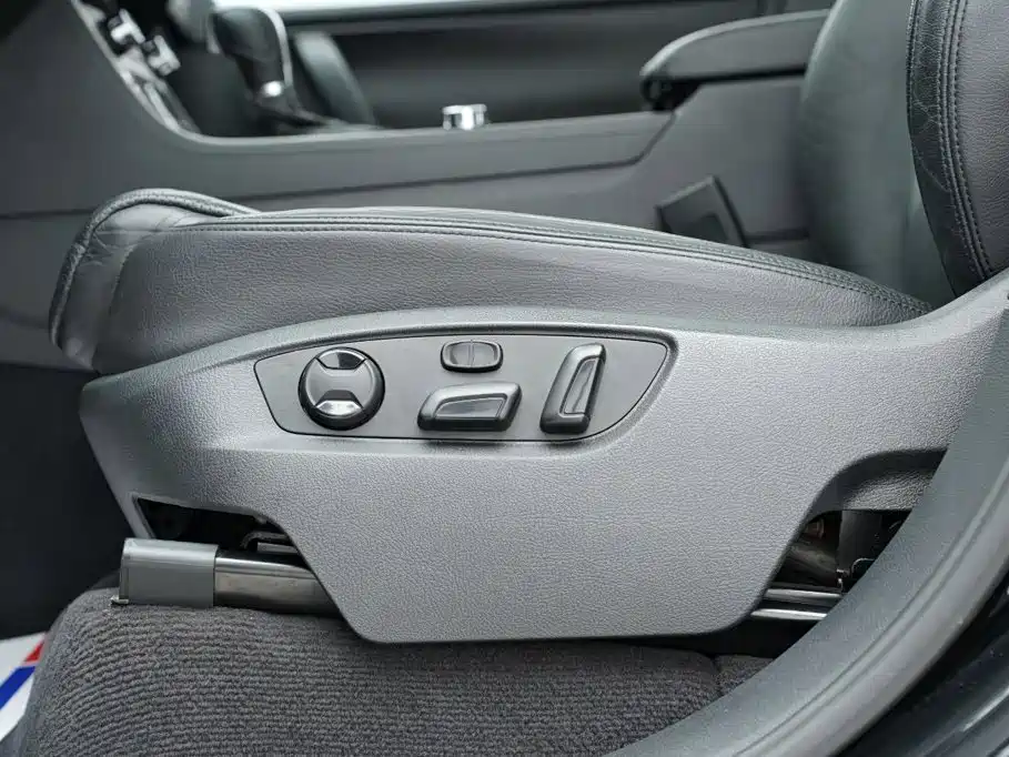 Volkswagen Touareg 2013 2011 3.0TSI Hybrid