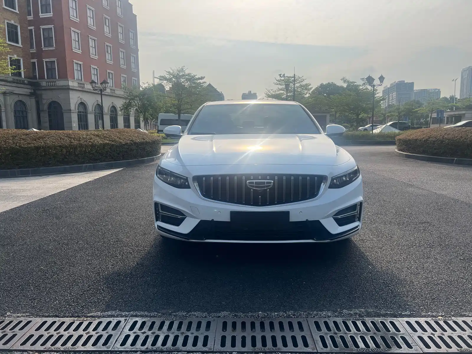 Фото 2 - Geely Preface