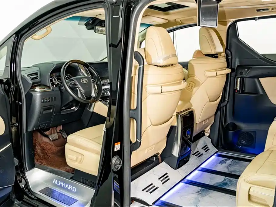 Toyota Alphard 2021 Hybrid 2.5L Luxury фото 18