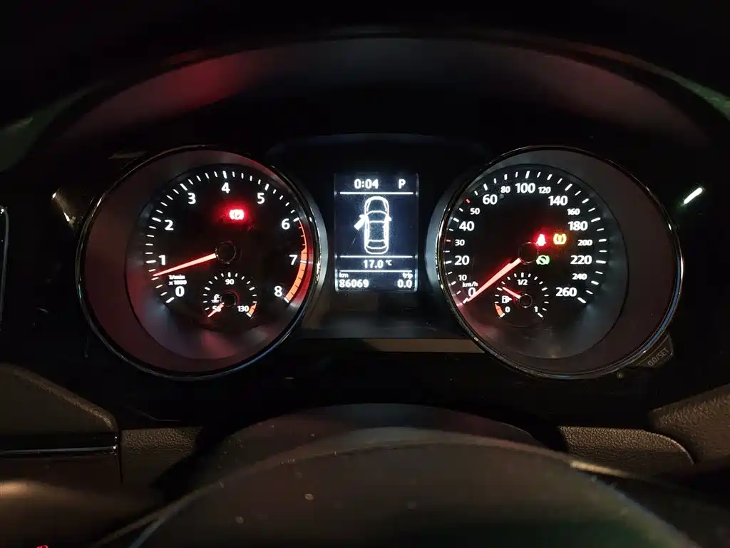 Volkswagen Sagitar 2017 230TSI Automatic Luxury фото 5
