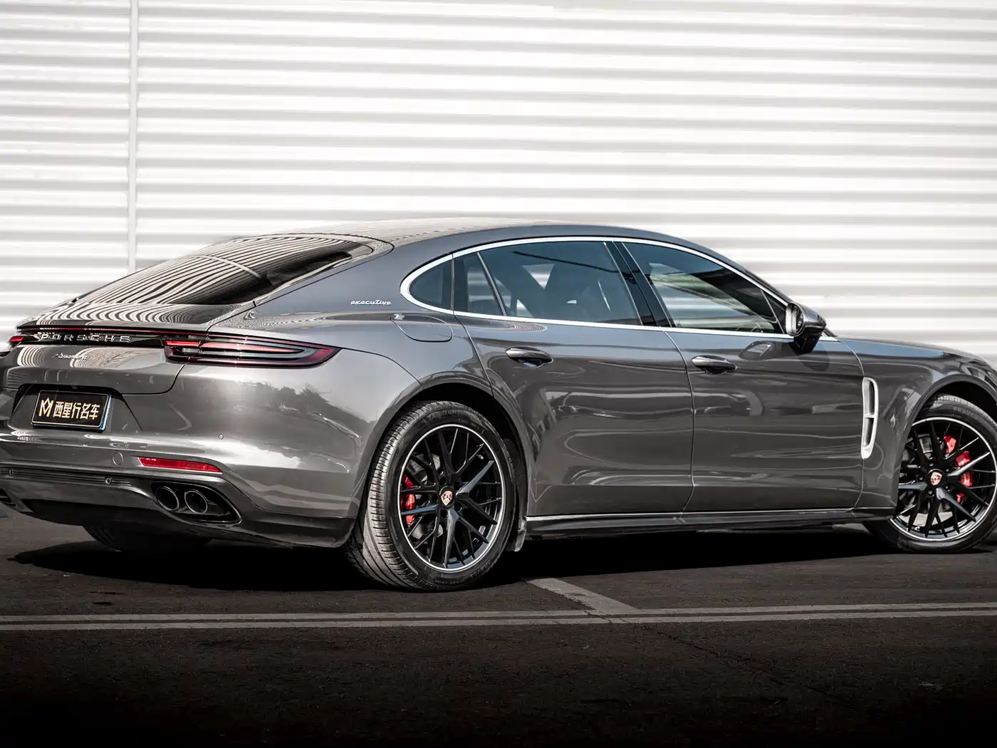 Porsche Panamera 2017 Panamera Executive Long Wheelbase 3.0T фото 3