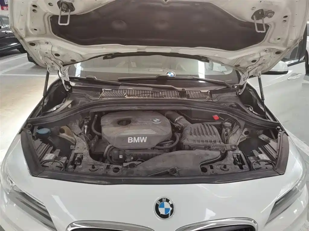 BMW 2 Series Touring 2016 218i Fashion Model фото 20