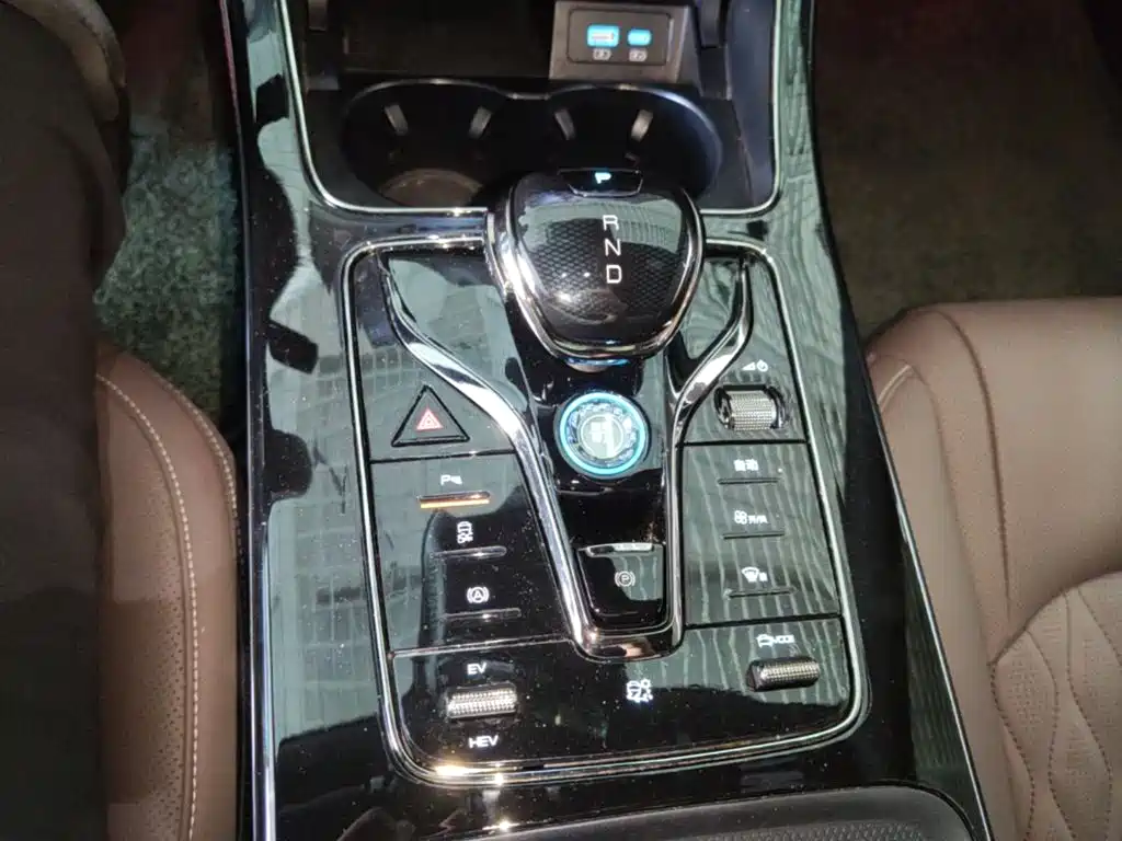 BYD Han 2025 DM-i 125KM Premium фото 14